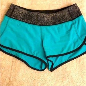 Lululemon Speed Shorts in teal and black size 4